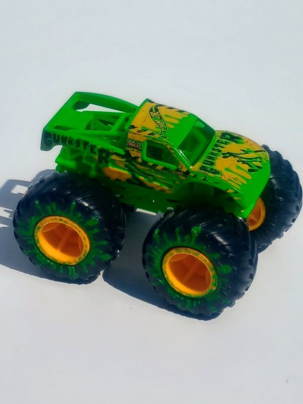 Hot Wheels Monster Jam Truck - Green Gunkster -  1:64 Scale